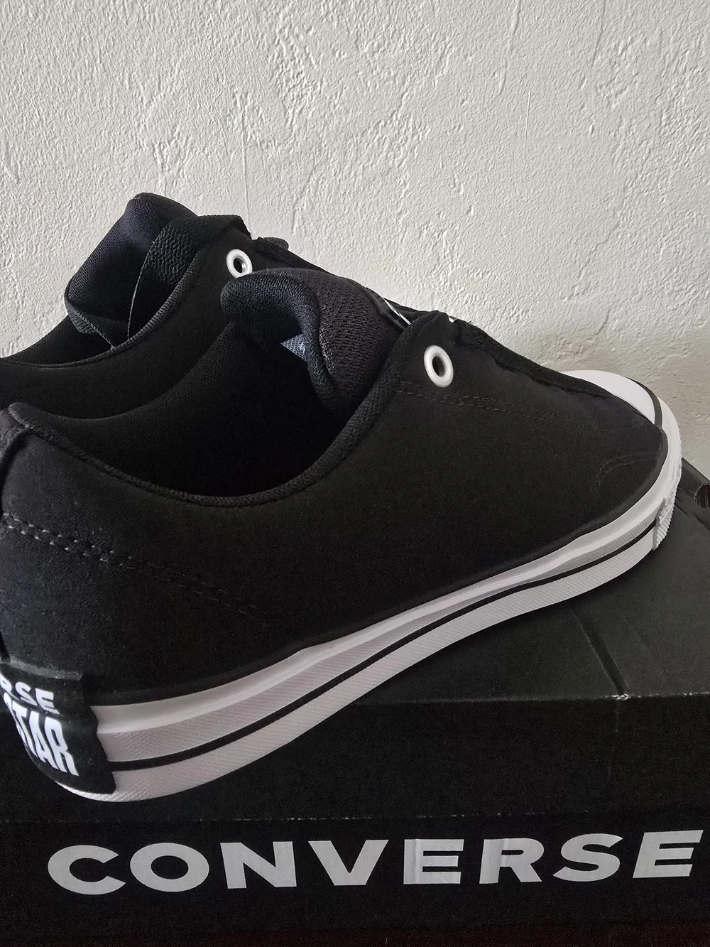 Men’s Low-Top Canvas Athletic Sneakers in Black and White